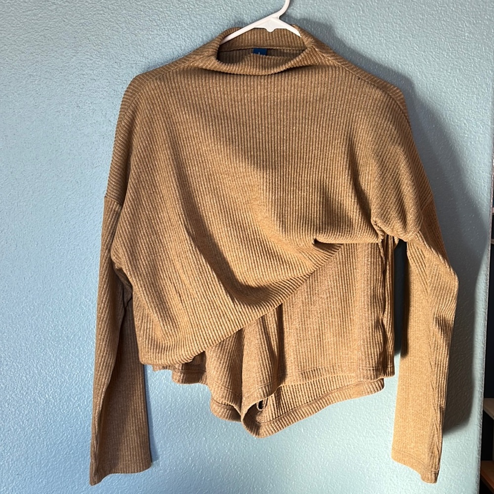 Large Tan Old Navy lounge set. Ribbed and soft.